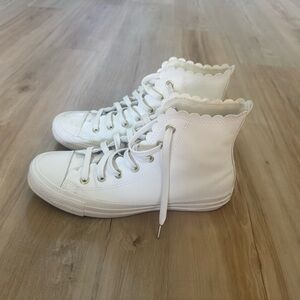 White High-Top Sneakers with Scalloped Edge